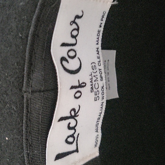 Lack of color hat - Picture 3 of 4